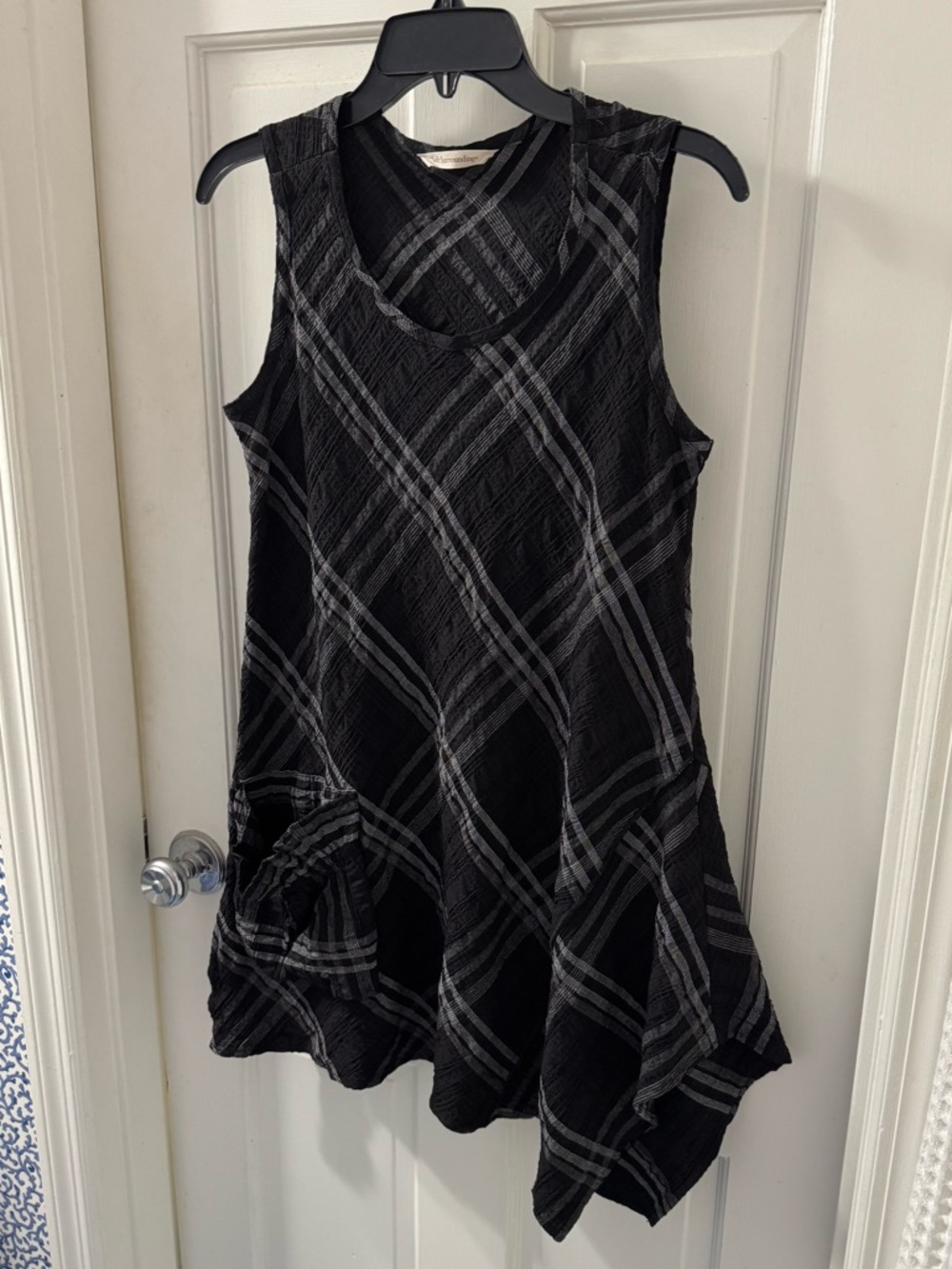 Soft Surroundings black/white tunic - sleeveless, asymmetric hem XS/S